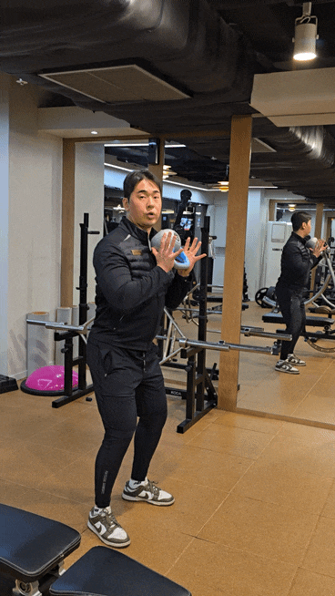  강남역 헬스장 일일권 추천 운동 자세 교정 제대로 받은 PT 후기
