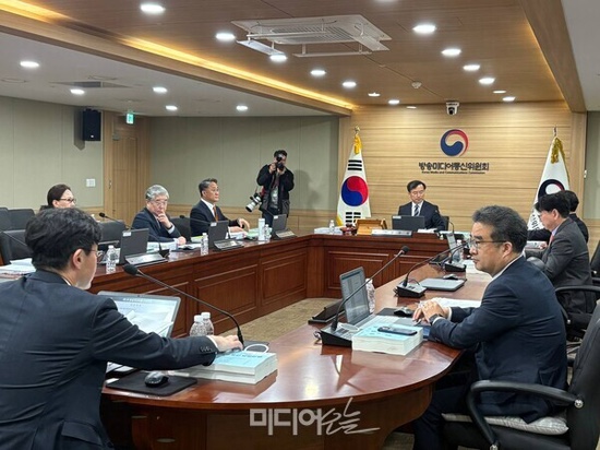박장범 체제 KBS 개편 시작… <b>방미통위</b> 방송3법 후속작업 돌입