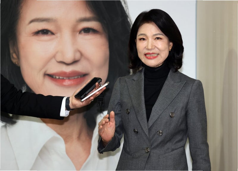 이진숙, '보수 꼴통' 발언 논란! 장성철 진행자와의 날 선 공방