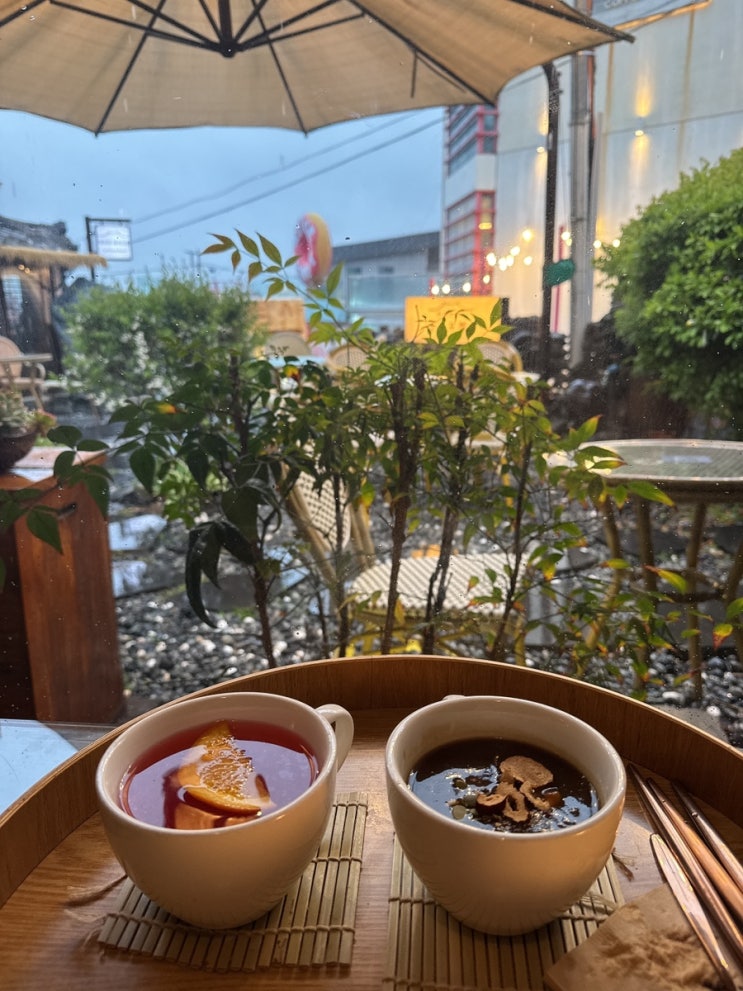  부산 블루라인파크 근처 디저트 카페, 데이트하기 좋은 내 돈 내산 청사포 카페 청사포역