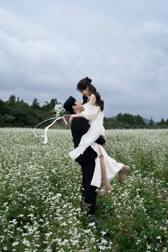 “피아노맨 결혼 발표 2년 연애 끝… 비연예인 예비신부 누구?” 김세정 2년 연애 끝에 웨딩마치