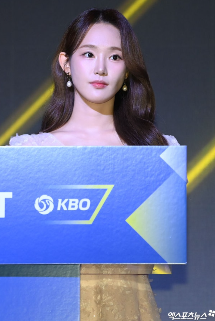   김희연 아나운서 사과! 에레디아 선수 발음 흉내 논란에 "깊이 반성"