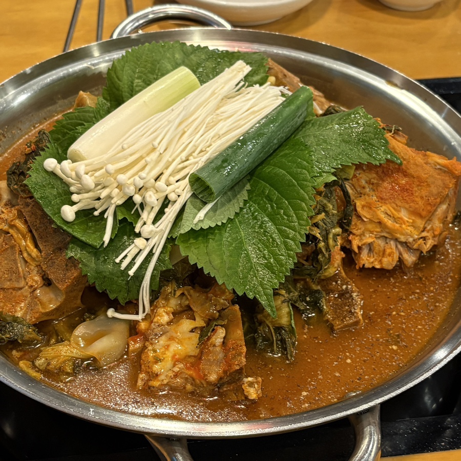 남다른감자탕 경산중산점 사진 1