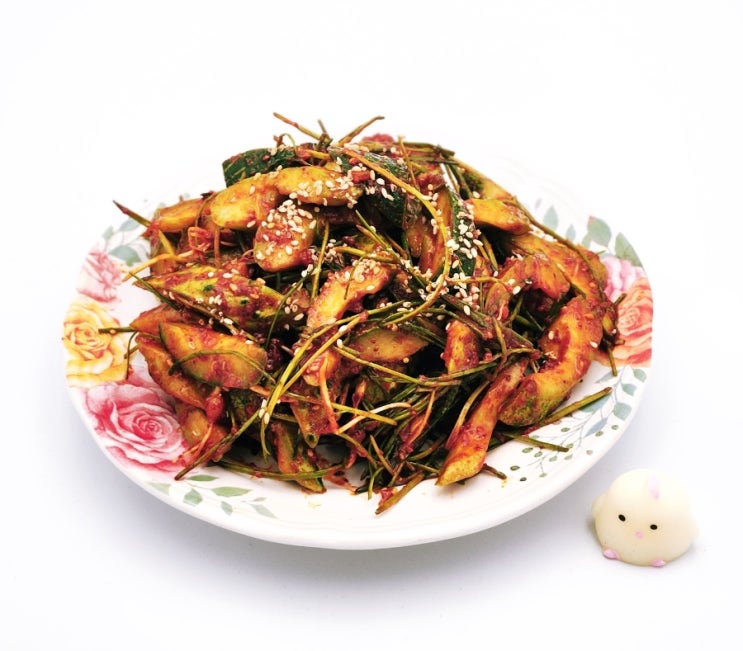  달래 오이무침 | 물 생기면 맛이 반으로 줄어듭니다, 향긋하고 아삭한 봄 반찬