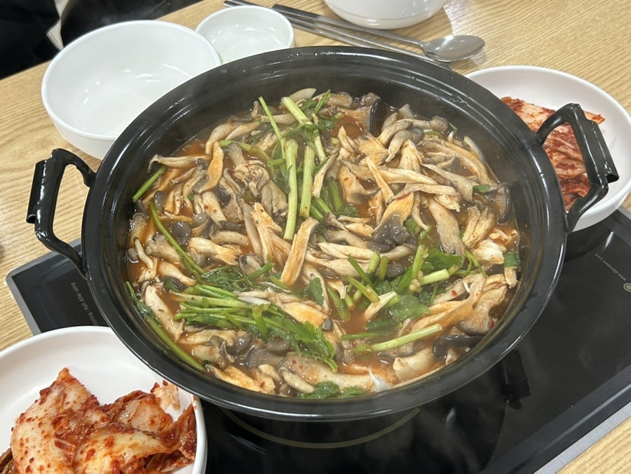 Deungchonsyabeukalguksu Maegokhandeuljeom photo 5