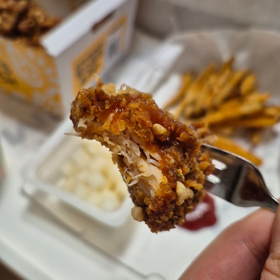 맘스터치 운정산내마을점 사진 6