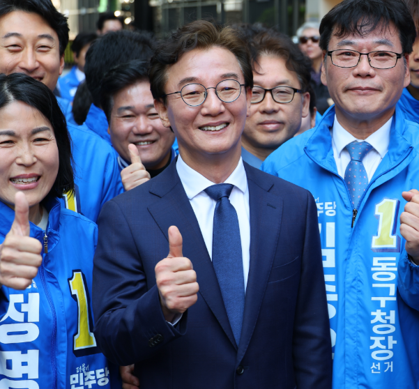 '까르띠에 시계' 꼬리표 뗀 전재수, 부산시장 후보 확정 직후 '불송치' 결론의 막전막후