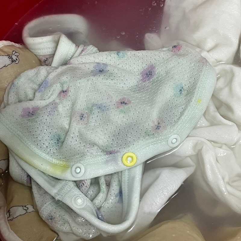 과탄산소다로 아기똥 지우기 세탁방법(아기똥 사진주의)
