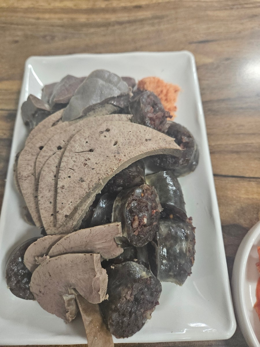 소문난순대국왕족발 사진 1