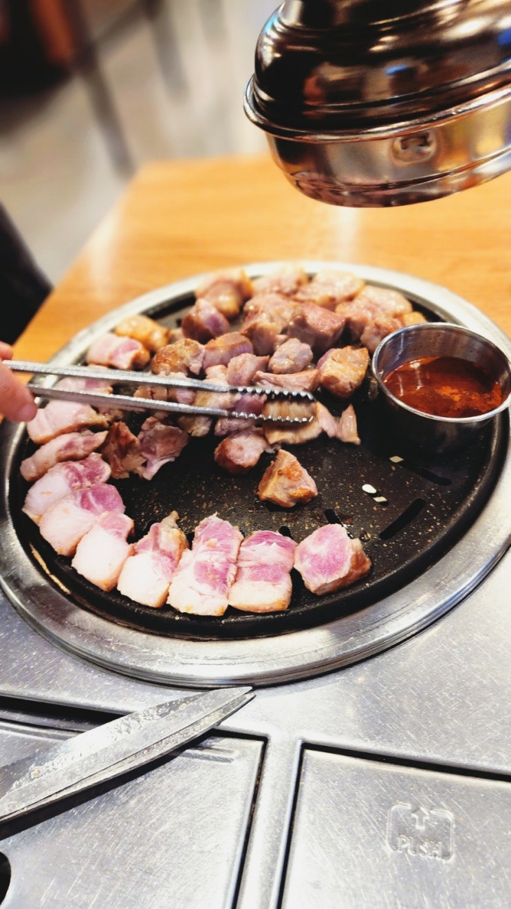 보리볏집으로 훈연한 흑돼지 맛집 도민상회본점 제주한림협재흑돼지