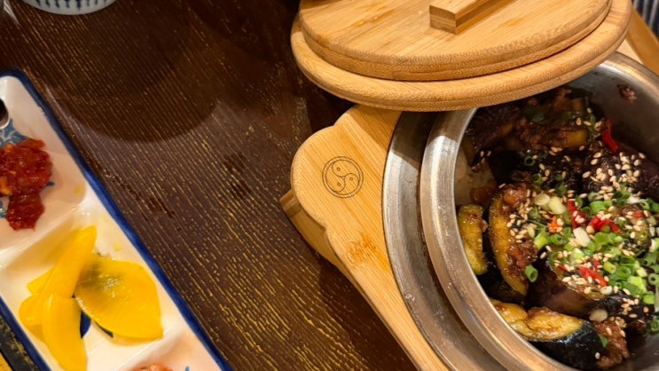  익선동 한옥에서 즐기는 정갈한 한 끼, ‘담솥’ 익선직영점 데이트 후기~