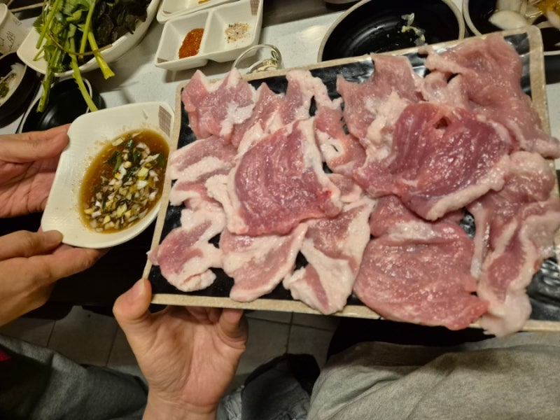 광주 단골많은집 돼지특수부위고기맛집 [쫀득살맛집] 광주남구청근처맛도 가격도 착한돼지....