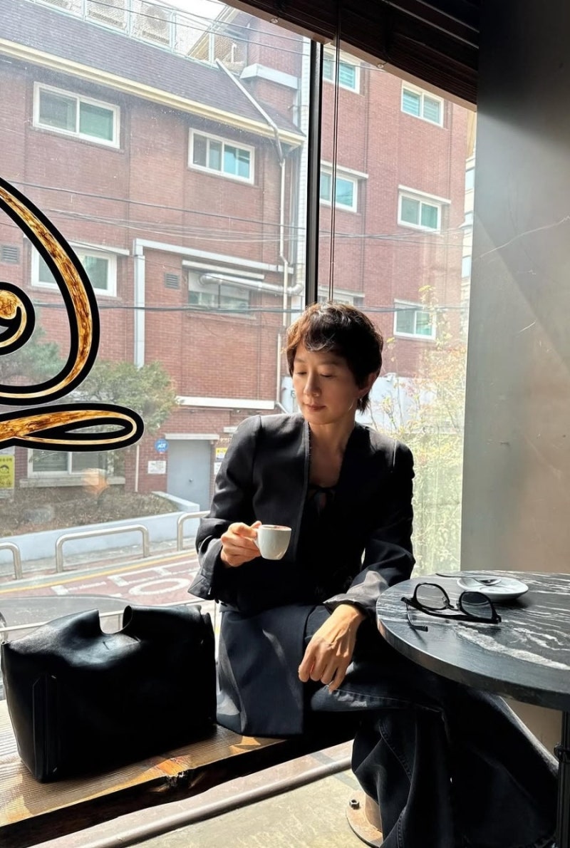 김희애 숏컷 왜 난리났나? 59세인데 더 어려보이는 이유 + 따라해도 될까