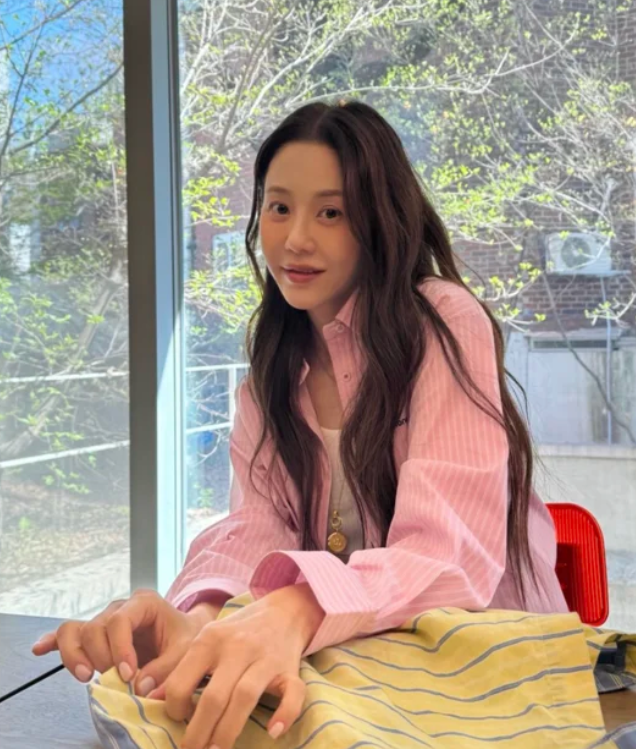 "서른셋에 혼자됐던 그녀가..." 쉰다섯 고현정이 '신난다'며 메릴 스트립과 커피 마신 진짜 이....