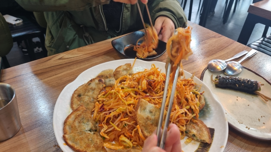 혀니김밥찌니만두 사진 6