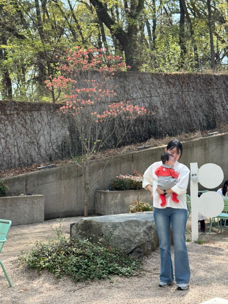 Daegu Brunch Cafe Face Popo: Stroller-Friendly for Babies