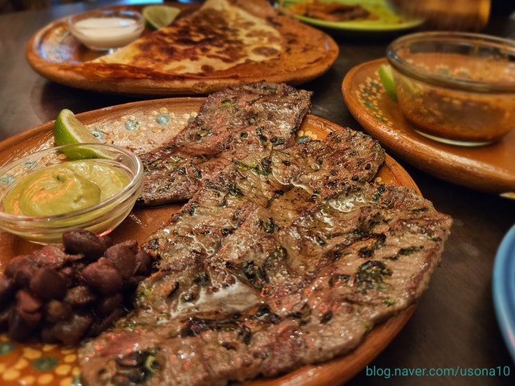  [수원 영통구] 타비다코 _ 색다른 멕시코 요리로 간단한 식사부터 술안주까지! 비리아타코, 퀘사디아, 까르네아사다 솔직후기