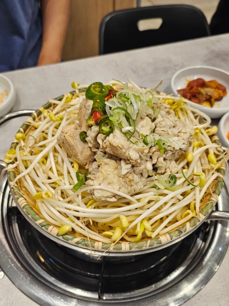  손정보쌈 당산역점, 칼칼한 알곤이칼국수와 가브리살보쌈 조합의 맛집 추천!