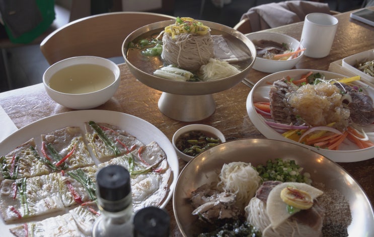 서초동 평양냉면 맛집 '서관면옥 교대본점' - 슴슴한 평양냉면부터 목단메밀전, 냉수육 초재까지 즐기고 왔어요!