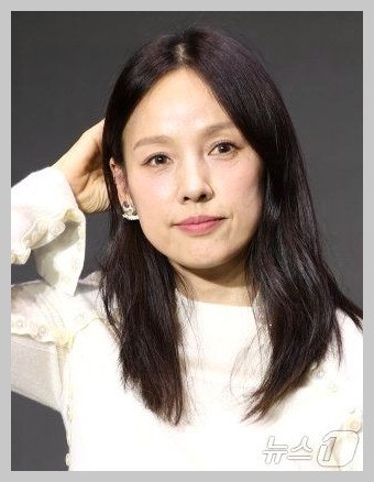 이효리, 부친상 비보…남편 이상순과 함께 상주로 빈소 지켜
