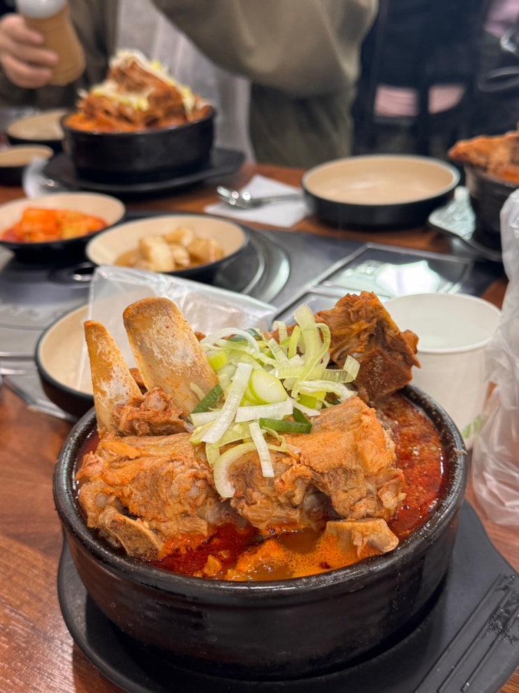  논산 감자탕 맛집 소문난감자탕, 가성비 미쳤다 뼈해장국 후기