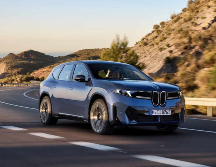  "3일에 2000대 팔렸다" 더 뉴 BMW iX3 전기 SUV 가격 805km 사전예약 정리