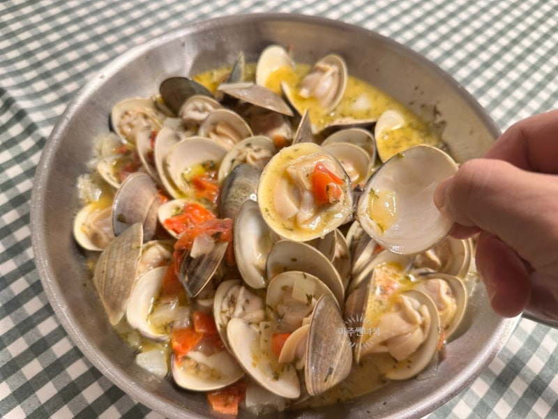 충격적인 맛 - 강레오 마늘 없는 바지락술찜 레시피. 코스트코 백합조개 술찜 만들기