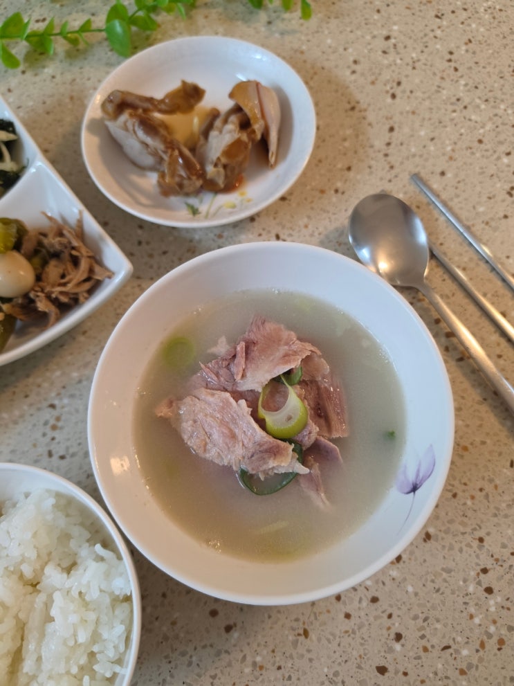  집에서 즐기는 진짜 부산맛 진가식품 돼지국밥 밀키트로 간편한 한 끼 완성!