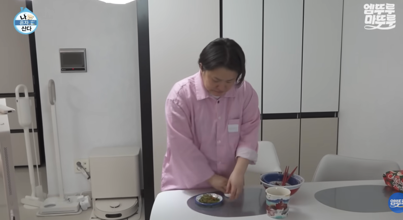 나혼자산다 김신영 식탁매트? 스텐매트 써보니 실리콘 못 쓰겠네요