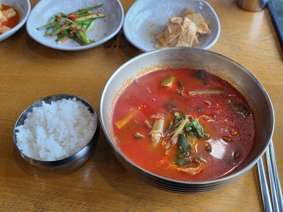 홍익궁중전통육개장 울산방어점 사진 1