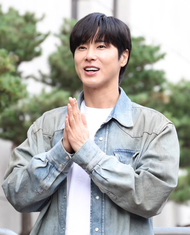유노윤호 나이 프로필 본명 동방신기 고향 군대 닛산스타디움 근황 총정리