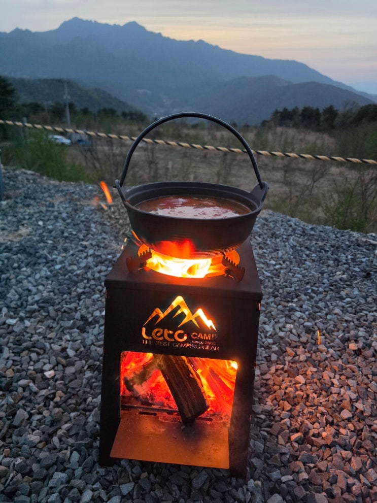  고령 캠핑장에서 레토캠프 캠핑용품 이중연소 아궁이 캠핑화로대 감성 불멍 요리도 가능한 접이식 화로대 추천 후기