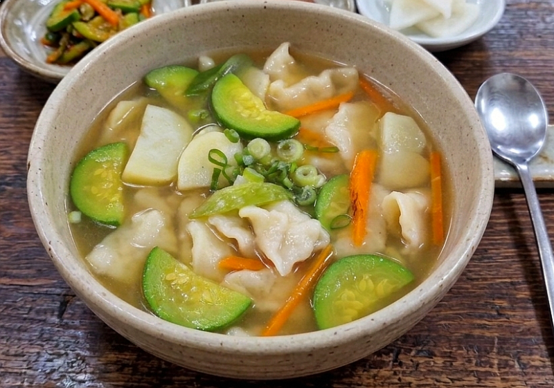 감자 호박 수제비 황금레시피 | 24시간 숙성 반죽으로 쫄깃하게 만드는 법