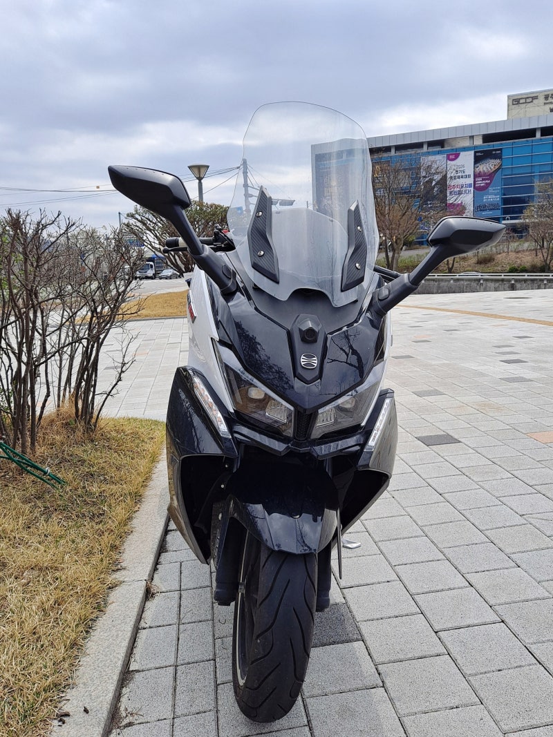 300cc 스쿠터 비교, 혼다 포르자 300 vs DNA모터스 XQ300