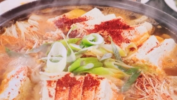 백반기행 홍성 두부전골 12인의 할매들이 운영하는 식당 이태란밥상