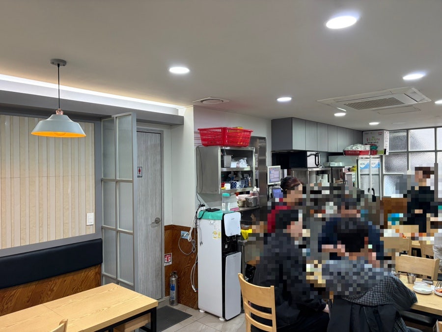 부산아지매국밥 삼성역점 사진 2