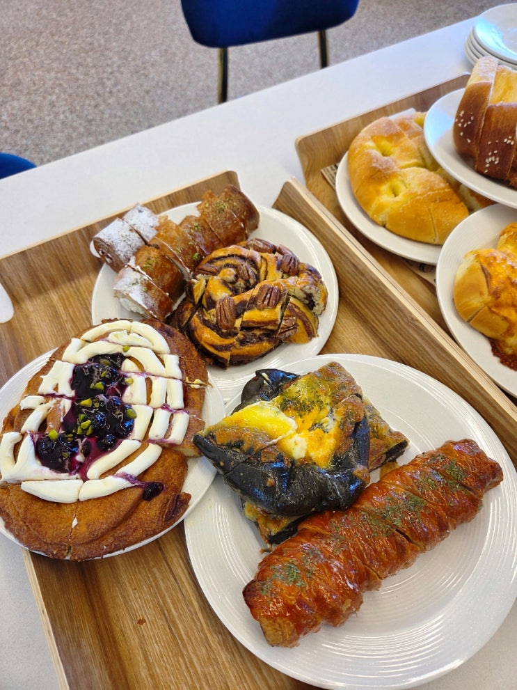  예산 덕산 카페 가야제빵소 대형 베이커리 맛집 유아동반 가능