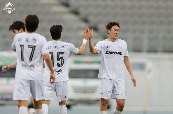  2026 K리그2 김해FC 2008, 극적인 1-1 무승부… 프로 무대 첫 승점과 생존 신호탄