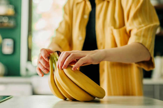 바나나 많이 먹으면 안 좋다던데… 이유는?