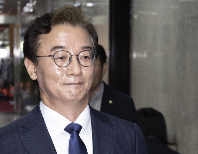 전재수 "한동훈, 빈집 털러 다닌다" 비판에 .. 한동훈 "까르띠에 받았냐, 거짓말하면 당선무효....
