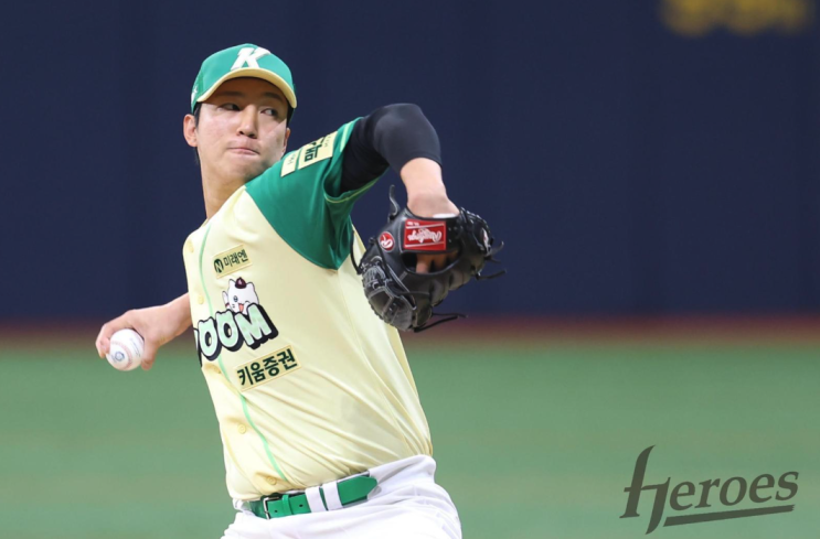  키움 안우진, 1군 복귀전 160km 쾅… 오프너 전략으로 마운드 재건