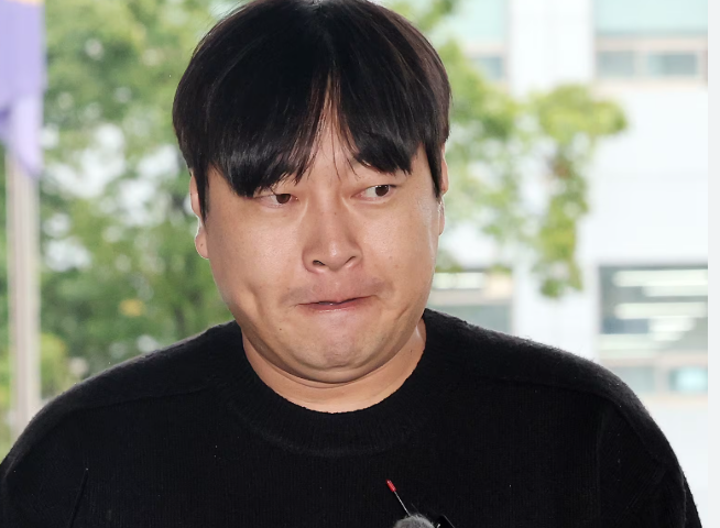 '불법도박' 개그맨 <b>이진호</b>, <b>기소</b> 의견 송치…현재 중환자실... 
