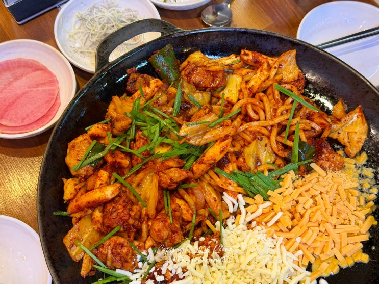  홍대 한식 맛집 신미경 홍대닭갈비 가성비 인정!