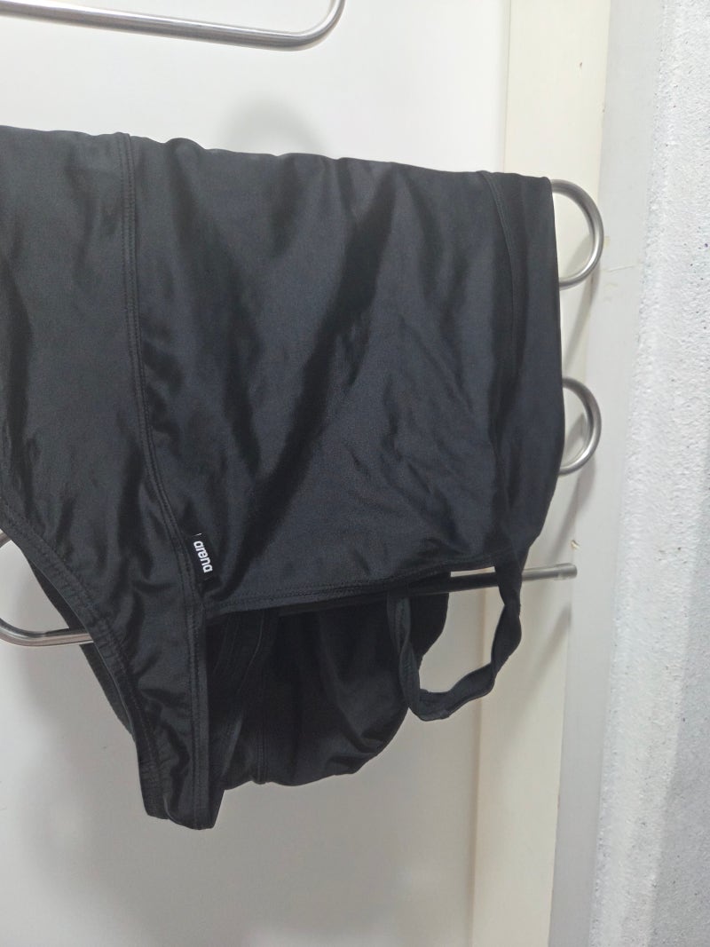 나이키 컷아웃 앤서 미드나잇네이비로 시원하게 넓은 등판 과시하기