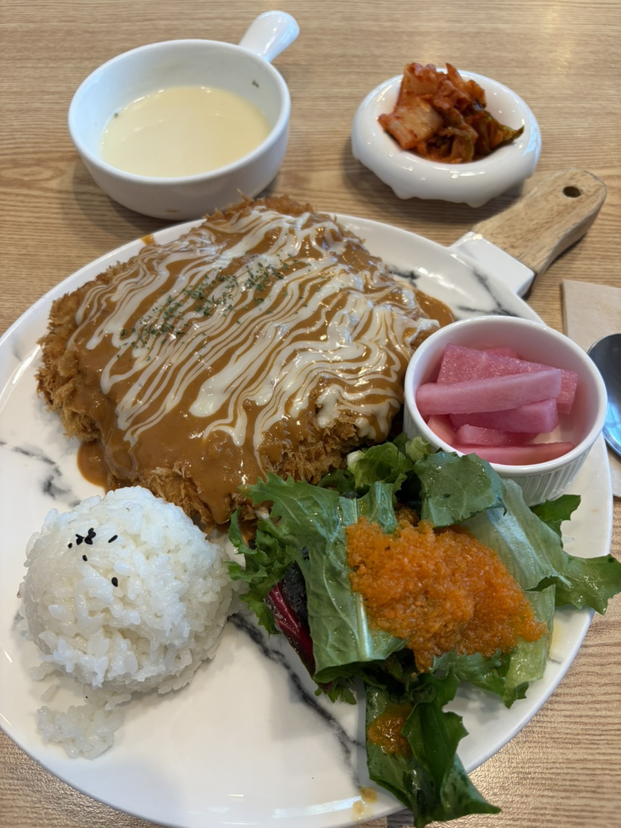 돈까스브로스 송도라이크홈점 사진 5