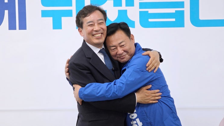  [현장] 민주당 구리시장 후보 '신동화·권봉수' 전격 정책연대…“하나 되면 반드시 승리”
