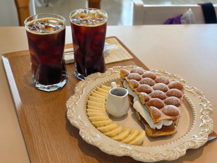  안산 고잔동 카페 냐냐 홍콩 와플이 있는 대형 디저트 카페