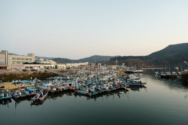  부안 격포항 일몰 명소 정박한 어선들이 주는 담백한 풍경