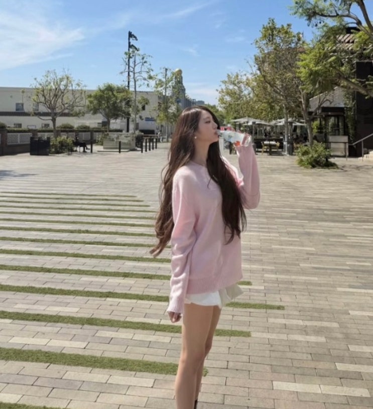  아이브 장원영 인스타 사복, 봄 니트 코디 그대로 따라 했더니 생긴 변화