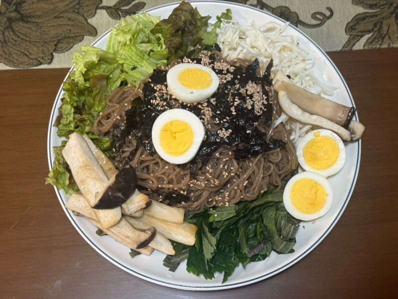 간단한 다이어트 식단 요리 들기름 메밀면 샐러드 레시피